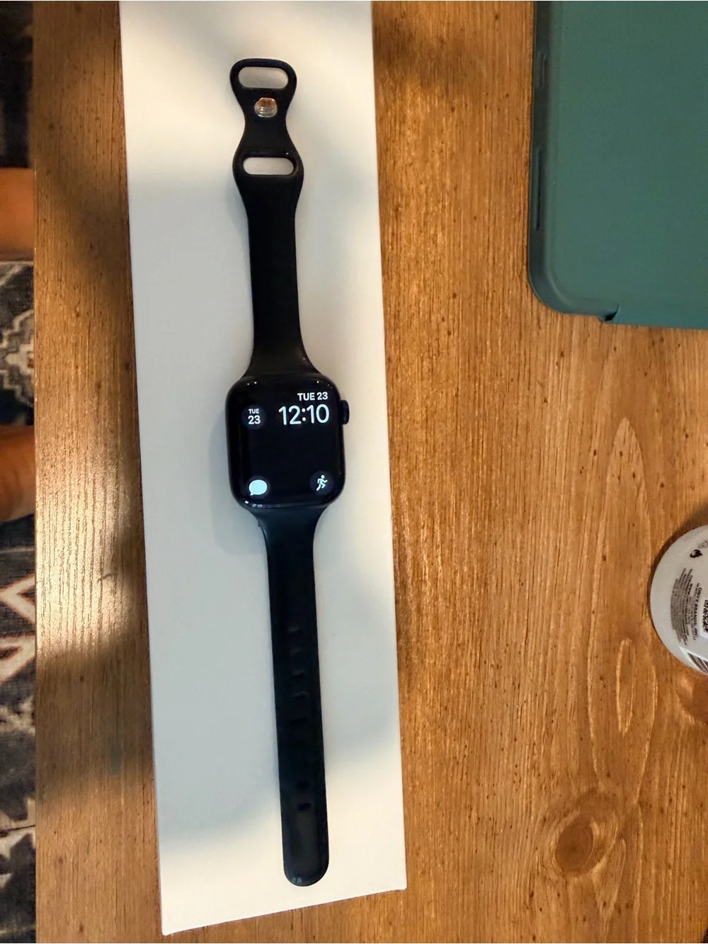 Black smartwatch with 4 bands - Modern Wearable